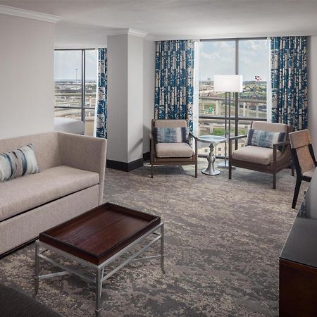 Hilton Arlington Otel Dış mekan fotoğraf
